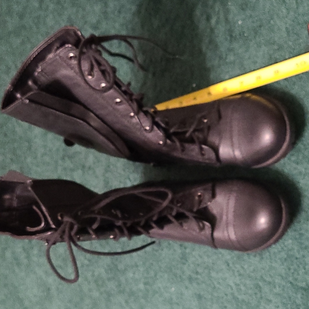 Black boots 8.5